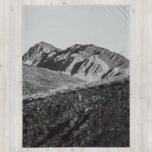 Black & White Mountain Throw Blanket