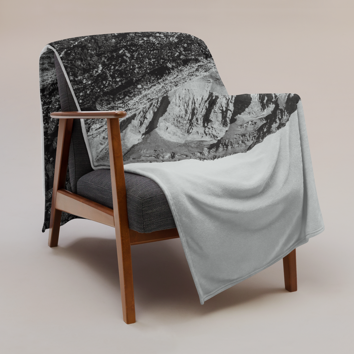 Black & White Mountain Throw Blanket